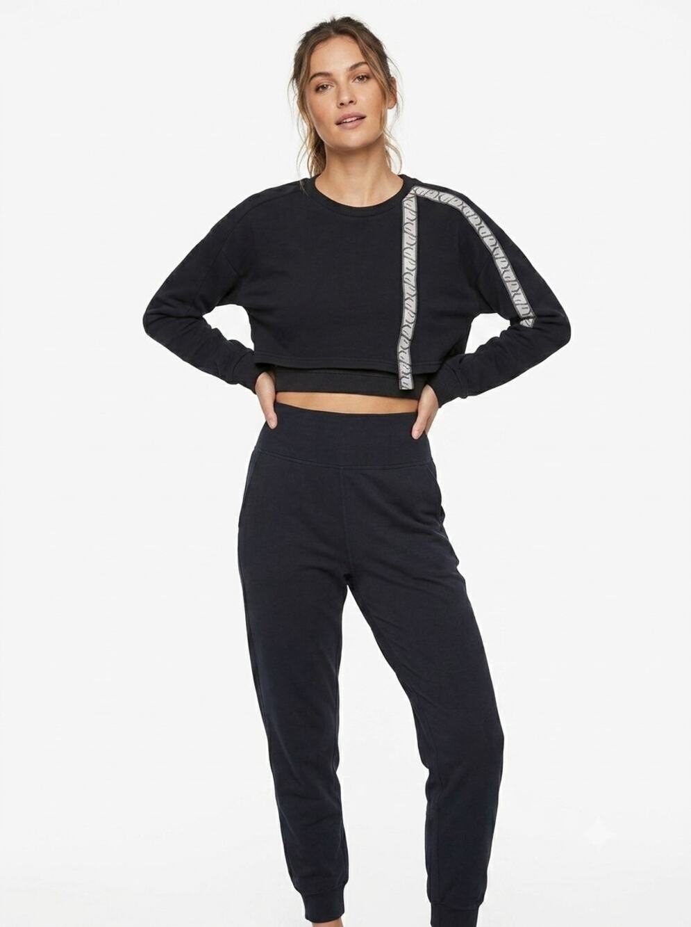 Gymshark 24/7 Cropped Sweater Womens M Black Knit Long Sleeve Slit Hem Boxy Fit
